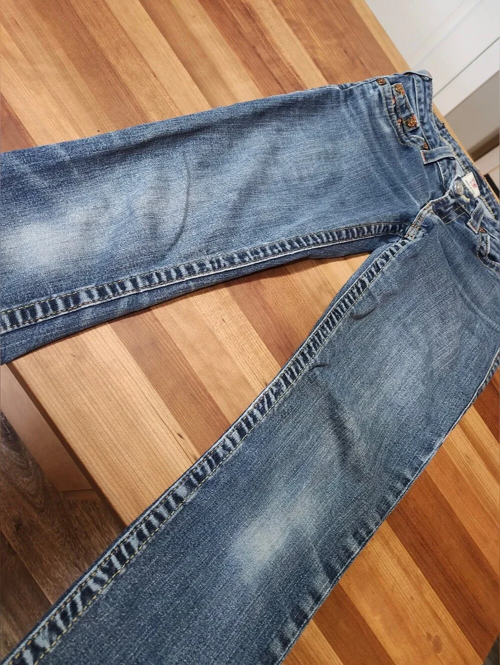 Vintage, True Religion Women’s Rainbow Pocket Embroidery Stitch Low-rise Jeans. - Picture 6 of 14